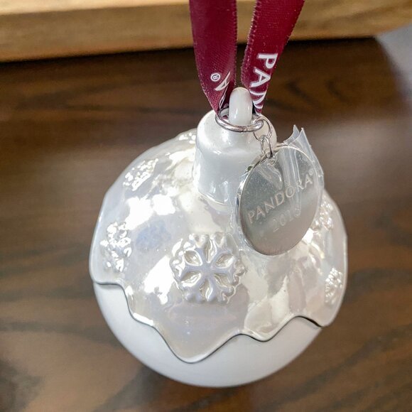Pandora - Limited Edition 2018 Ornament 2018 ( Brand new in box ) - Picture 5 of 10